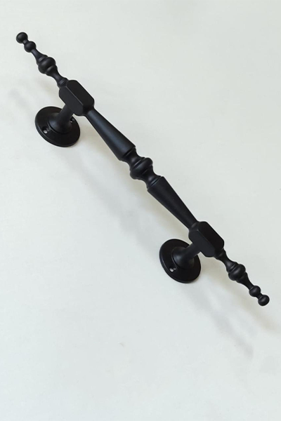 107 - 300 Black