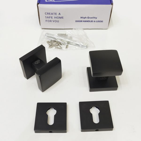 A11-SQUARE KNOB HANDLE BLACK